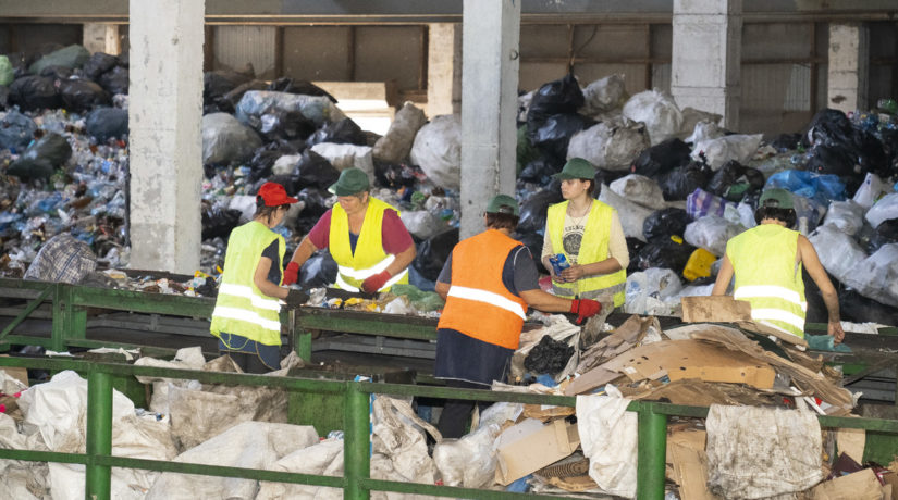 В Киеве переработали лишь 15% отсортированного мусора. Что не так