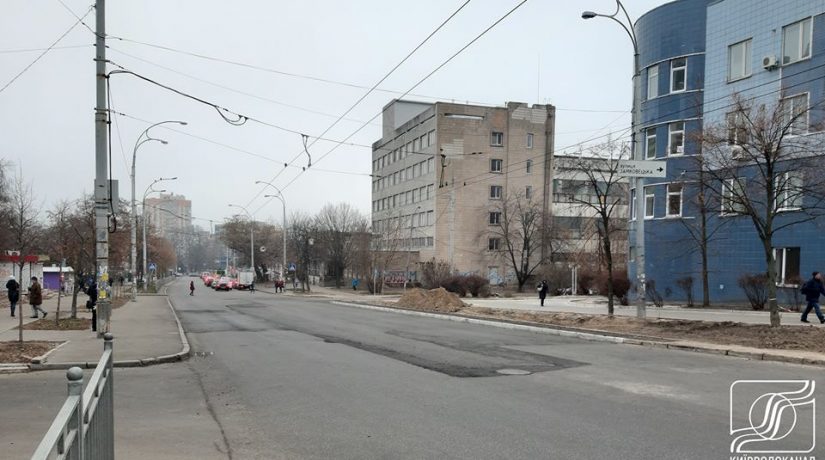 Проезд свободен: на улице Мостицкой отремонтировали коллектор и дорогу