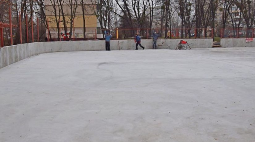 На Русановке появится хоккейная площадка