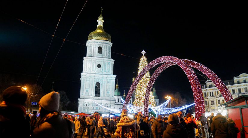 Программа новогодне-рождественских гуляний на Софийской площади