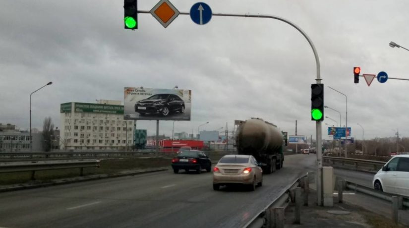 За год на дорогах Киева появилось 14 “зеленых волн” светофоров (АДРЕСА)