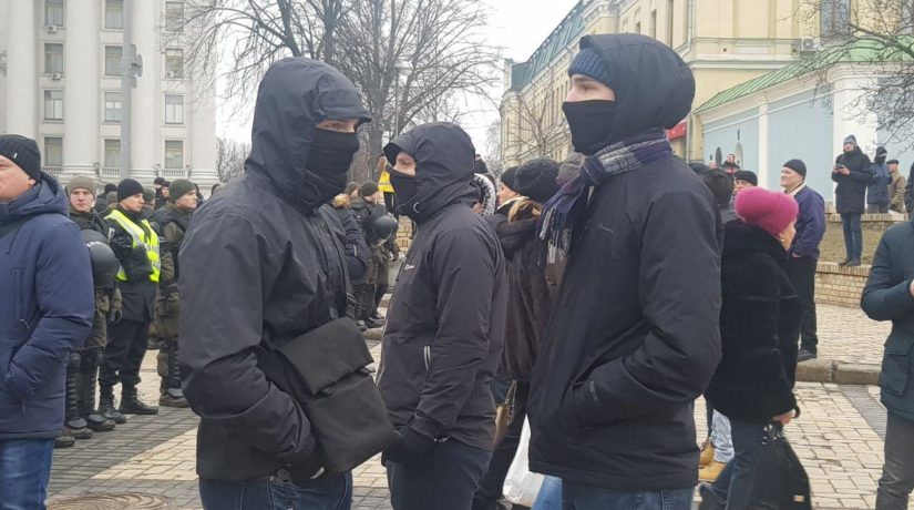Полиция задержала на Михайловской площади 11 человек – что произошло