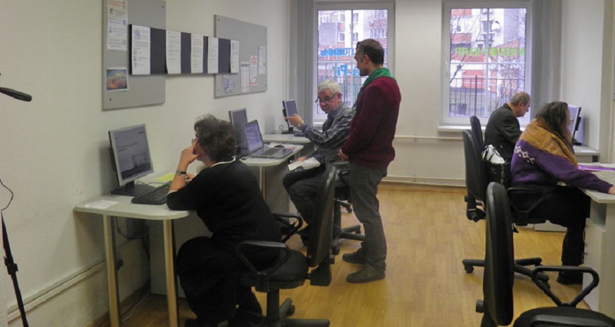 На Соломенке организовали курс цифровой грамотности для пенсионеров ...