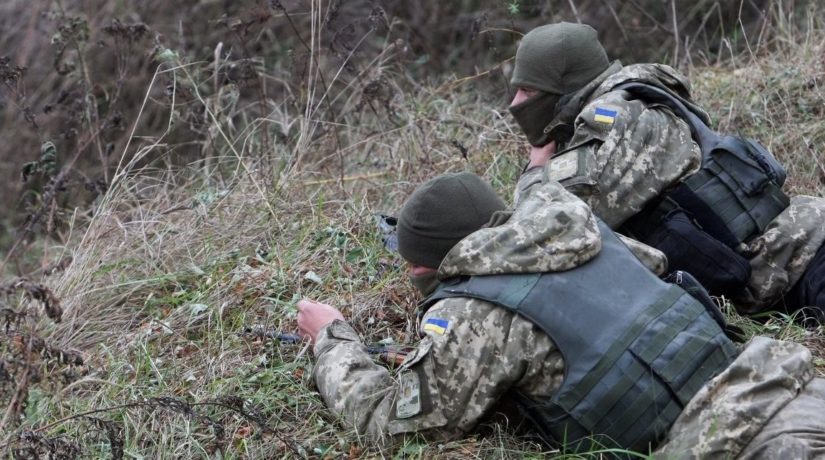 Есть убитый и раненые: войска РФ атаковали украинские позиции возле Золотого