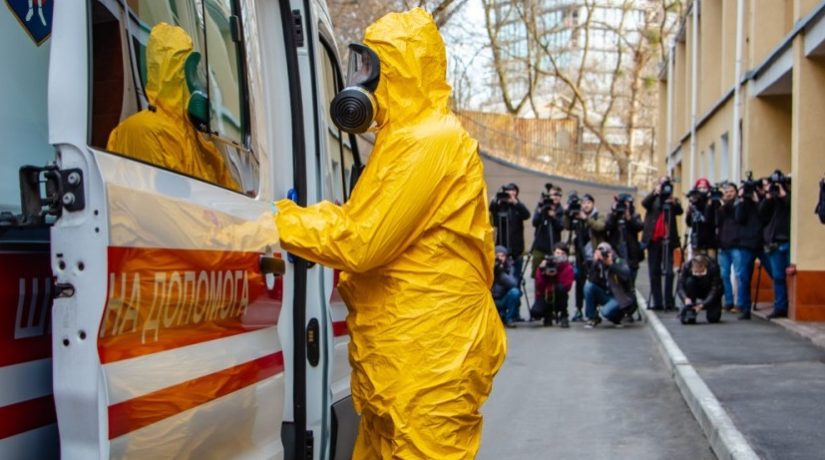 Врачей Киева обеспечили быстрыми тестами для диагностики коронавируса дома