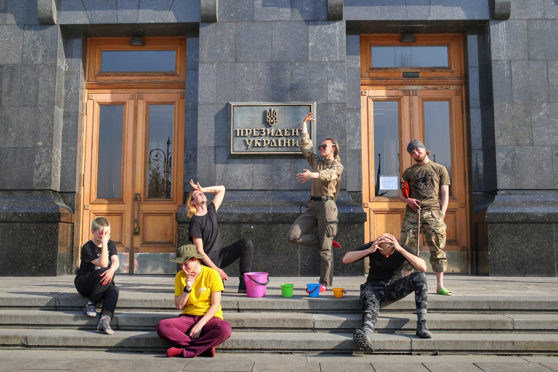 Киев карантин выходные люди
