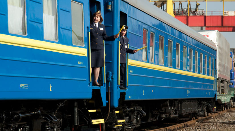 Какие дополнительные поезда пустит “Укрзализныця” к 8 марта (СПИСОК)