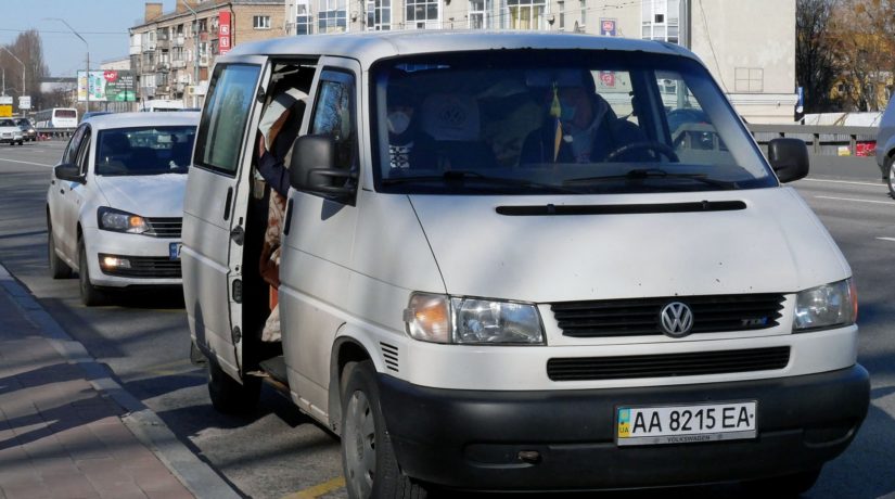 В Киеве начали работать нелегальные маршрутки