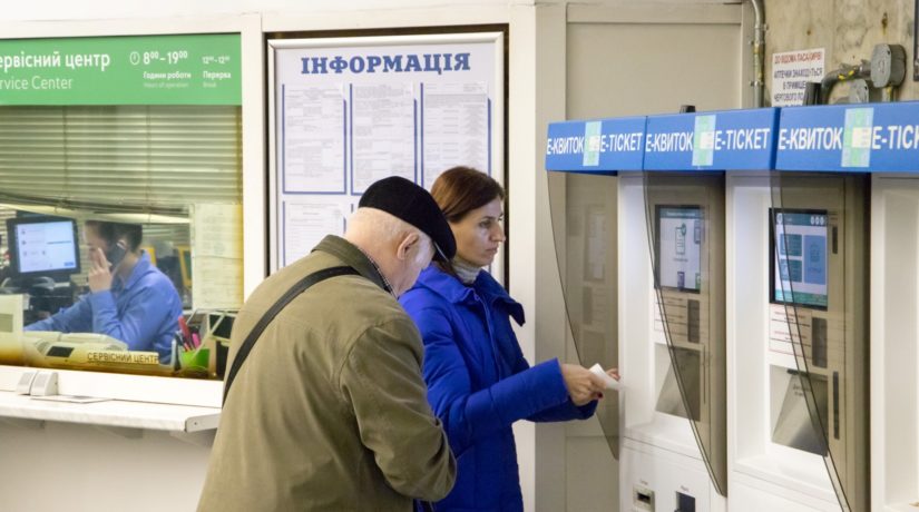 Консультанты в метро научат пользоваться е-билетом (СПИСОК станций)