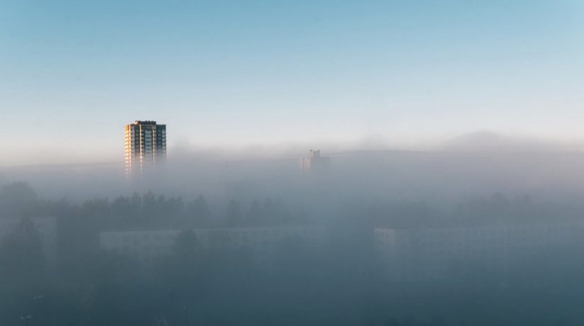 Туман и опасно дышать – воздух критично загрязнен (ЦИФРЫ)