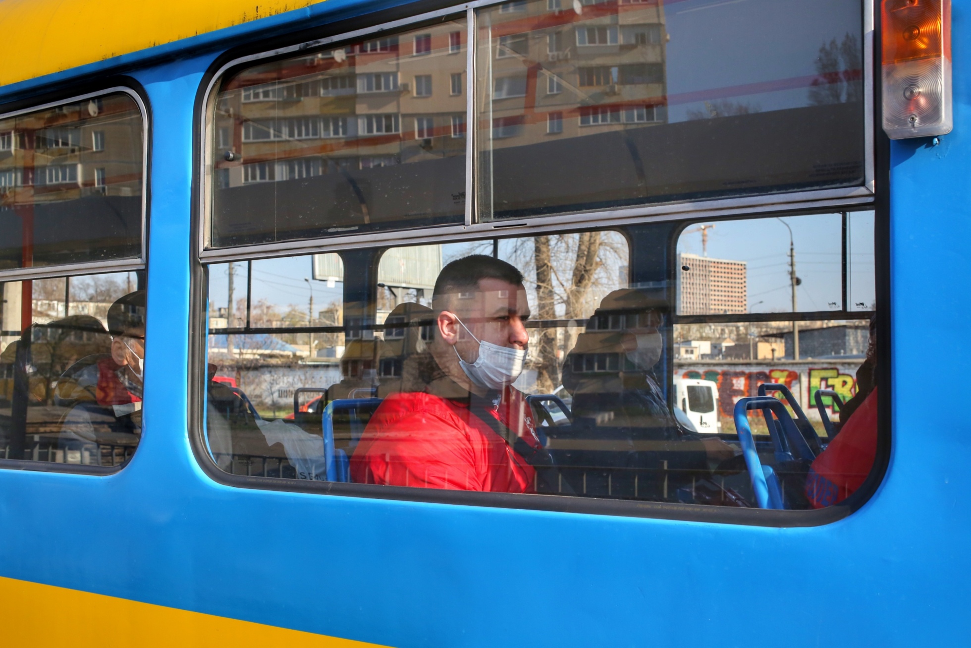 Карантин Киев люди транспорт