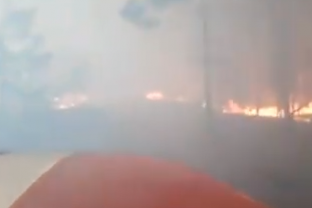 Пекло Чорнобиля. Пожежник зняв прорив авто через вогонь