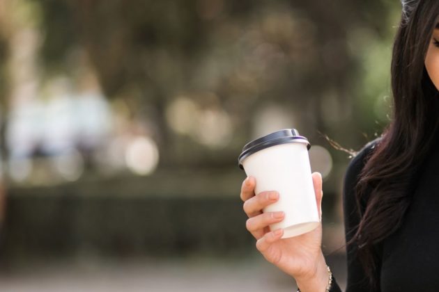 Столичний дієтолог розповіла, чому військовий стрес і кава сприяють виникненню акне