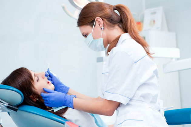 Безкоштовну стоматологічну допомогу мають надавати всього за двома документами