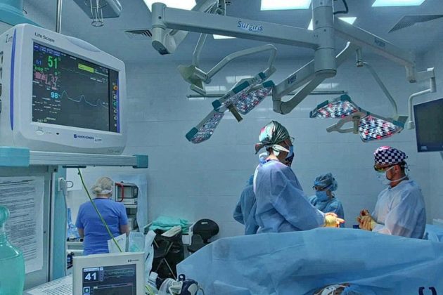 У Феофанії виписали пацієнта, якому вперше на базі лікарні було трансплантовано легені