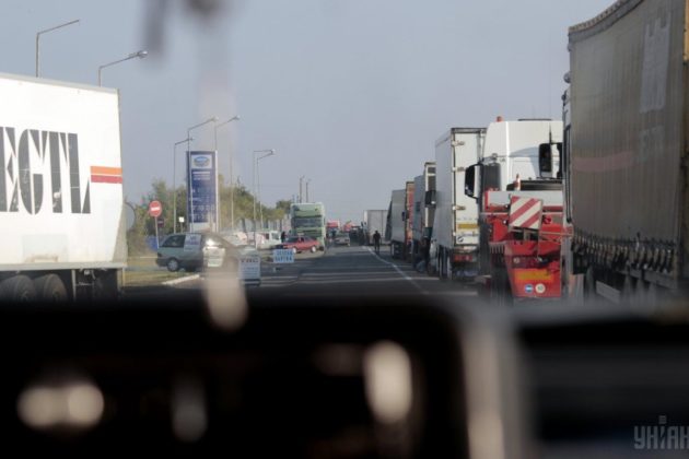 Спека у великому місті: в’їзд вантажівкам заборонили