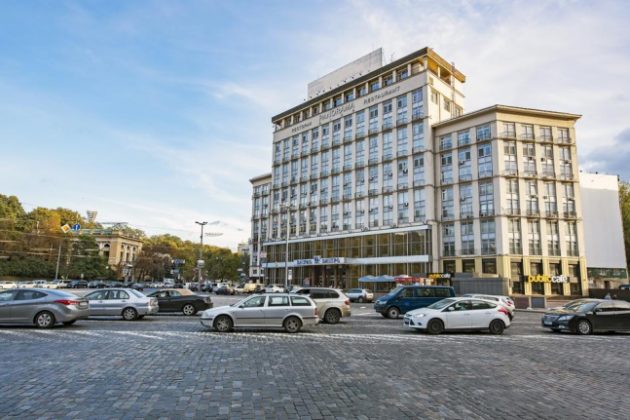 Готель “Дніпро” продадуть з аукціону