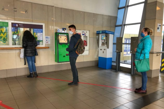 Графік, спецперепустки та оплата: робота метро під час локдауну
