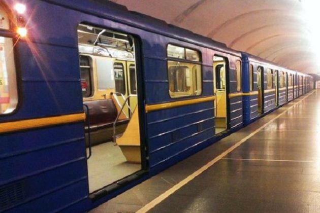 Тунелями метро курсують порожні потяги – причина
