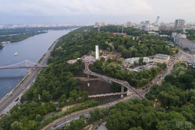 На Володимирській гірці хочуть звести готель – місто подасть до суду на забудовника