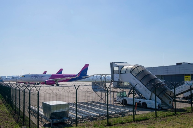 3 варіанти вирішення проблем аеропорту «Київ»