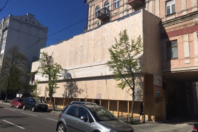 Київські гноми: Під історичним будинком у центрі міста вирили п’ять поверхів