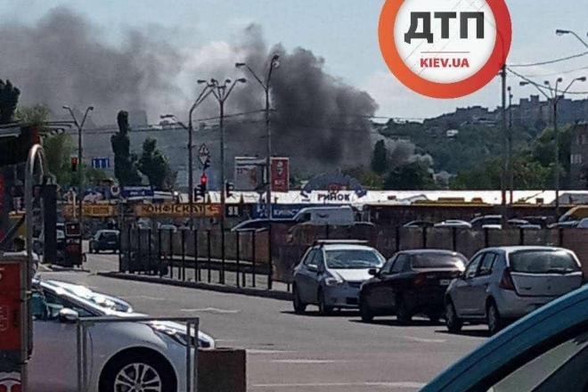 На ринку “Петрівка” сталася пожежа