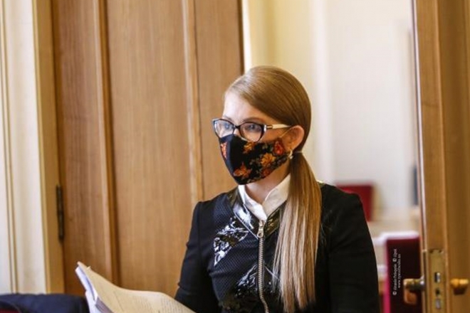Тимошенко проти COVID-19: політикиню підключили до апарату ШВЛ