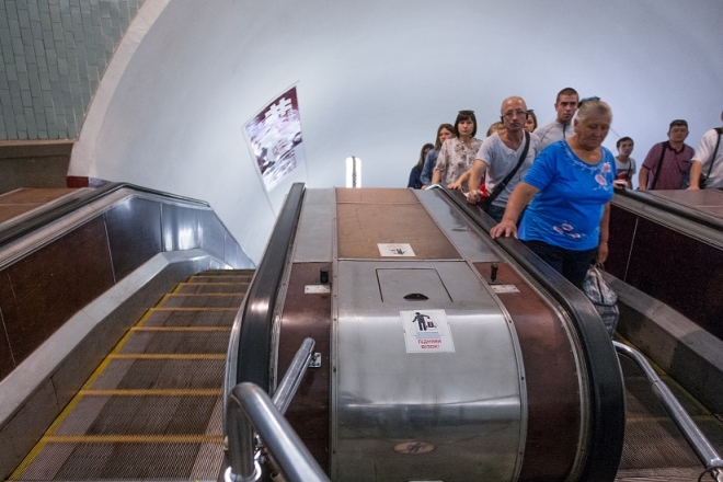 “Вокзальну” можуть закривати у пікові години: терміново ремонтуватимуть ескалатор