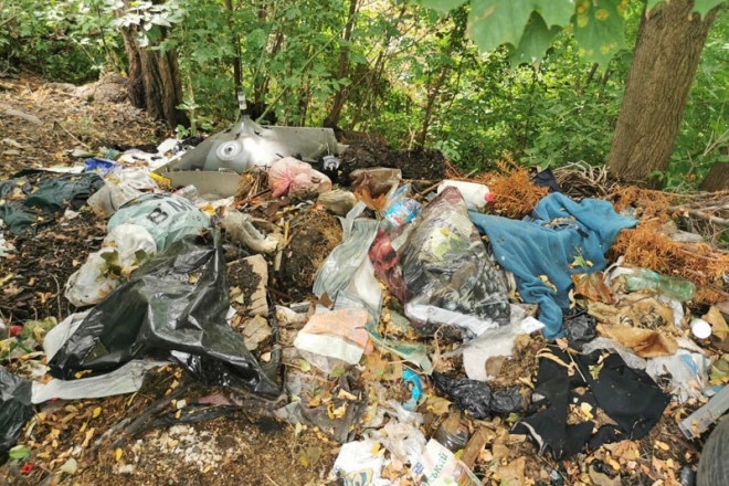 Стихійне сміттєзвалище ліквідували в Солом’янському районі (ФОТО)