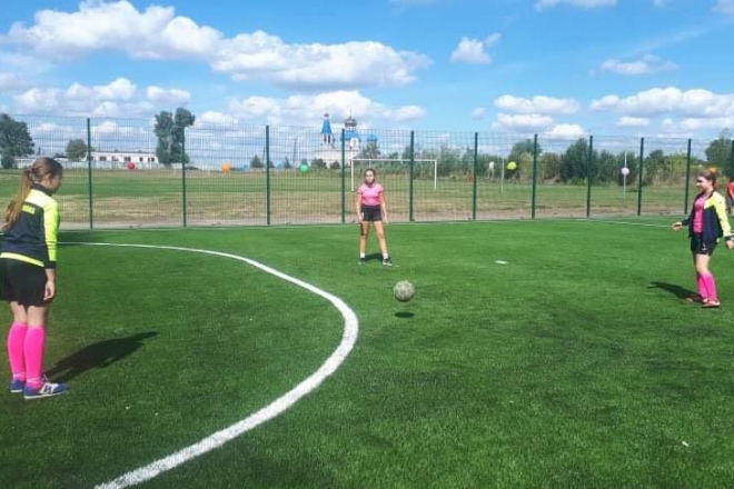 У Броварському районі відкрили спортмайданчик та поле для міні-футболу