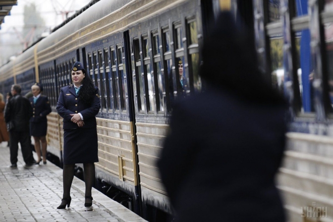 Провідників в українських потягах озброять газовими балончиками