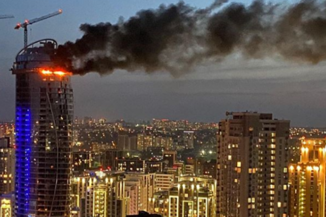 Заплутана пожежа в хмарочосі мільйонера Мхітаряна. Як редагували поверхи та причини загоряння