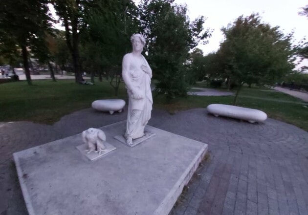 Орел без голови. На Володимирській гірці вандали пошкодили пам’ятник