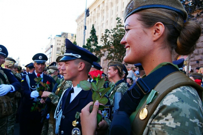 Українці найбільше довіряють Збройним силам та церкві – опитування