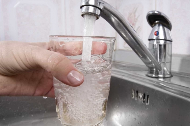 Не пити, не прати: на Троєщині заборонили користуватись водою через технічні роботи