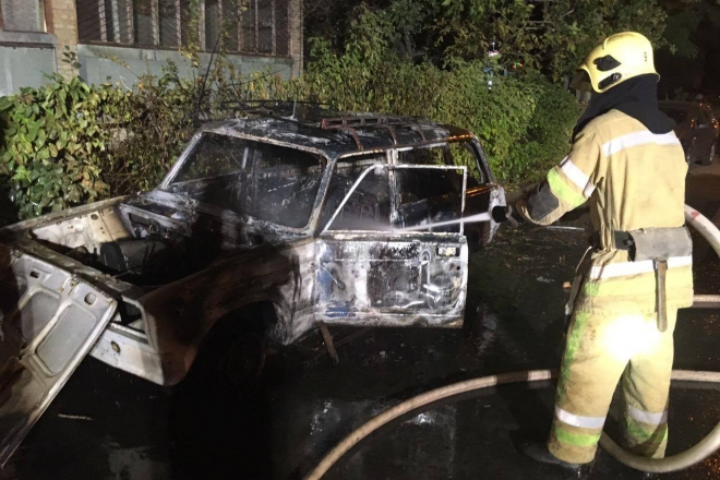 У Києві за ніч згоріли 4 автівки