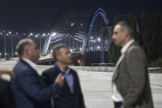 Кличко обіцяє відкрити Подільсько-Воскресенський міст за кілька місяців
