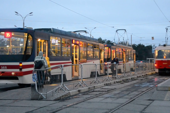 До кінця року на лівому березі Києва ремонтуватимуть трамвайну лінію. Як змінилися маршрути