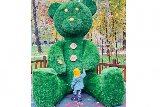 У парк “Перемога” повернувся ведмідь-велетень. Фігуру відновили після знущань вандалів