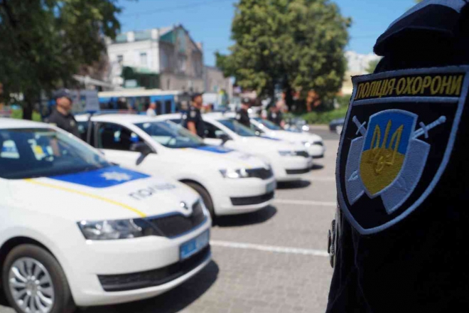 Працівників поліції охорони викрито на корупційній схемі