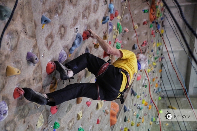 У Чапкіса “підростає” конкурент. 80-річний скелелаз підкорив найскладнішу висоту