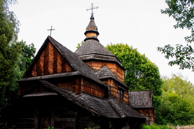 Пам’ять загиблих під час Голодомору вшанували молебнем в дерев’яній церкві XVIII століття