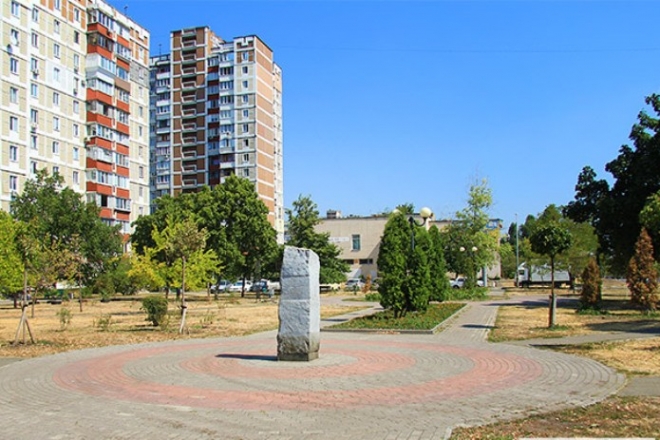 На площі Анкари в Києві висадять 25 дерев