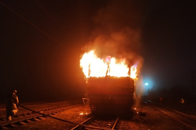 У Яготині загорівся вагон електропотягу (ФОТО, ВІДЕО)