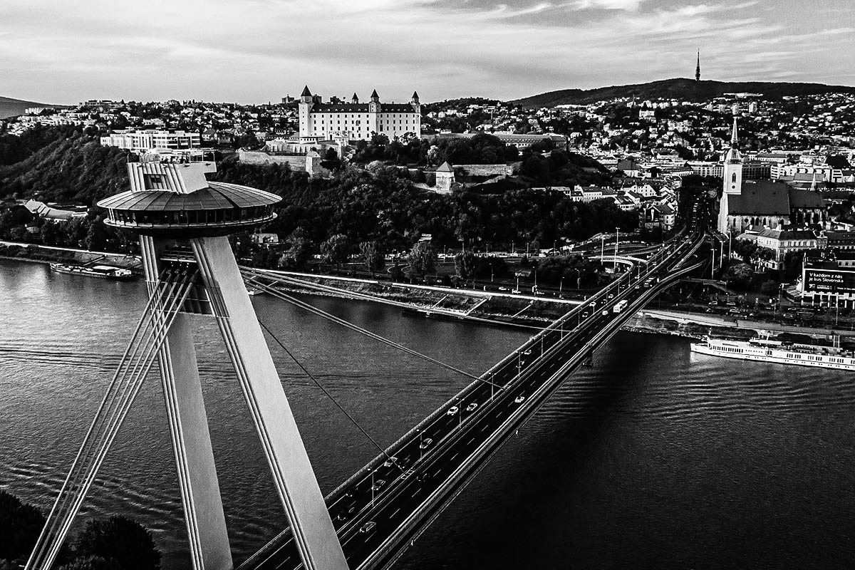 Мост через Дунай в Братиславе