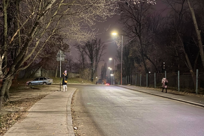 Три вулиці у Подільському районі стали світлішими і безпечнішими