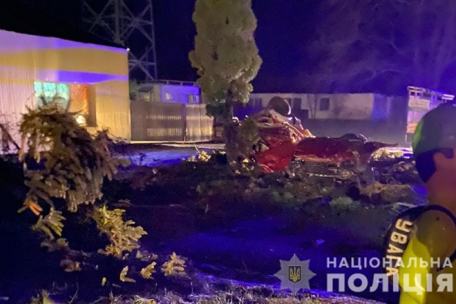 У Білоцерківському районі Volkswagen в’їхав в дерево: загинули двоє 17-річних хлопців і чоловік