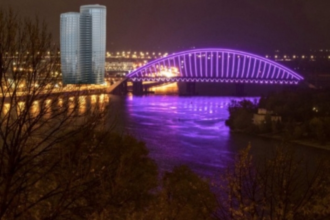 Жити на Подільському мосту: впритул до нового шляхопроводу будуть дві висотки (ФОТО)
