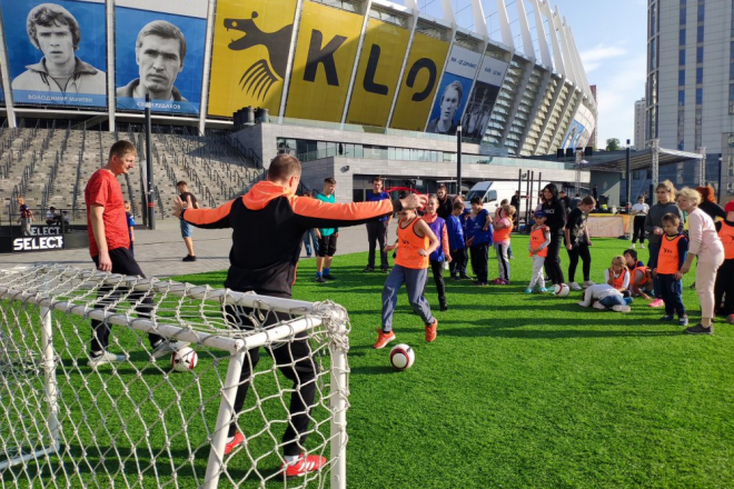 У Києві запустили благодійний проєкт інклюзивного футболу для дітей